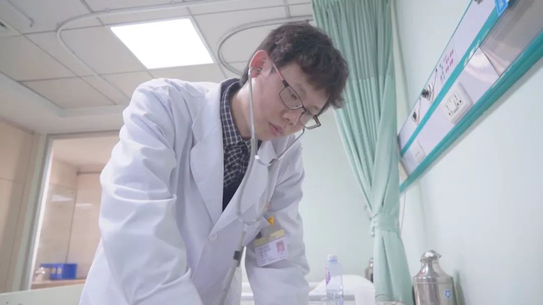 盡職盡責(zé)好醫(yī)生，他是心血管病患者的“生命守護神”