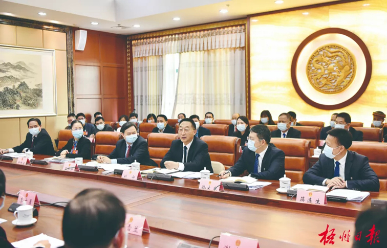 順流而下立潮頭，溯流而進(jìn)爭(zhēng)上游！劉寧參加梧州市代表團(tuán)審議