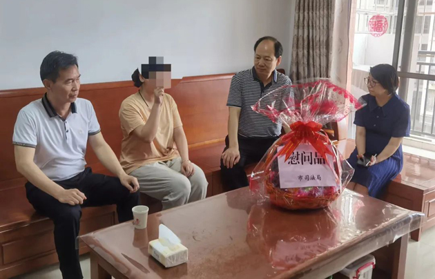 走訪慰問傳真情 深切關(guān)懷鼓干勁丨市總工會開展女職工系列走訪慰問活動(dòng)