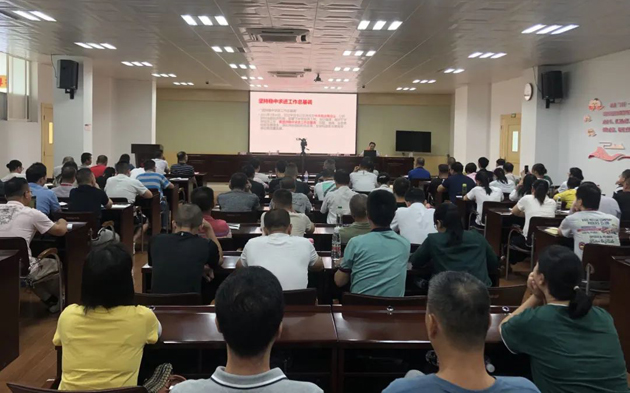“勞模工匠進(jìn)學(xué)校、思政教師進(jìn)企業(yè)”活動丨“思政課”從三尺講堂搬到企業(yè)一線