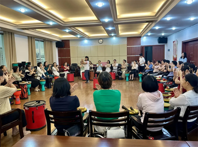 梧州市總工會女職工委員會開展“黨旗領航聚合力，情暖巾幗綻芳華” 主題活動